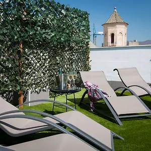 https://holidays2malaga-suites.es-andalucia.com